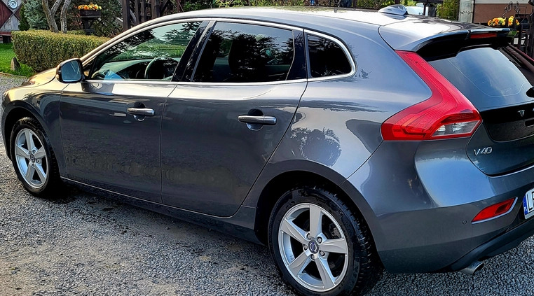 Volvo V40 cena 43500 przebieg: 142600, rok produkcji 2012 z Lidzbark małe 154